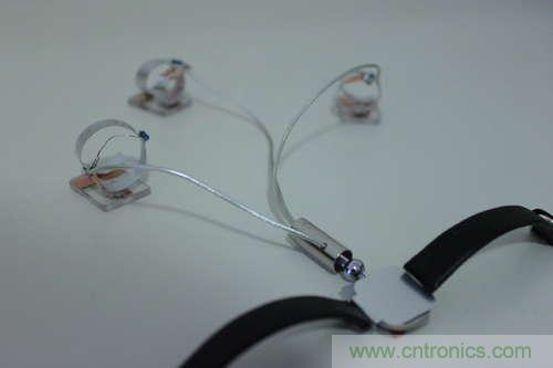 LED多點(diǎn)觸控手套DIY：把各部分焊接起來，測(cè)試