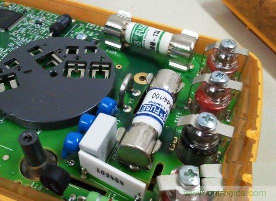 拆萬(wàn)用表中的的&ldquo;蘋(píng)果&rdquo; Fluke 287