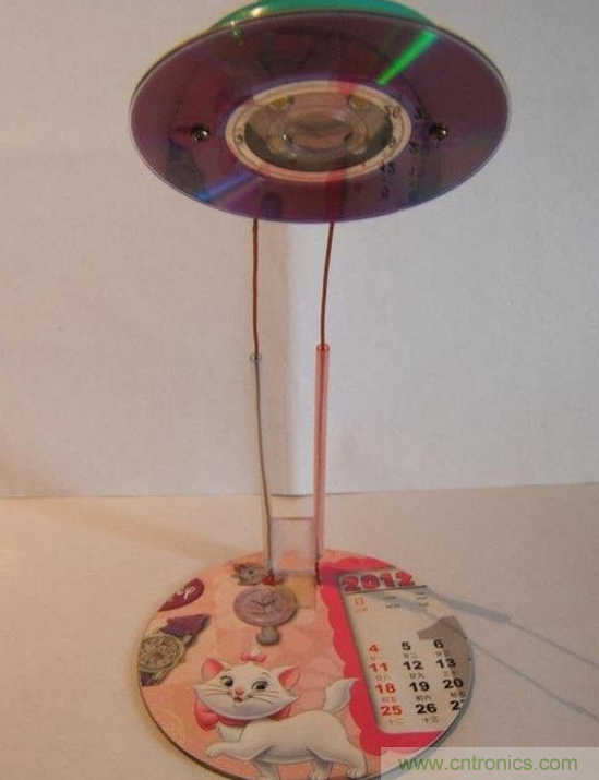 DIY：手工打造智能無線供電臺(tái)燈