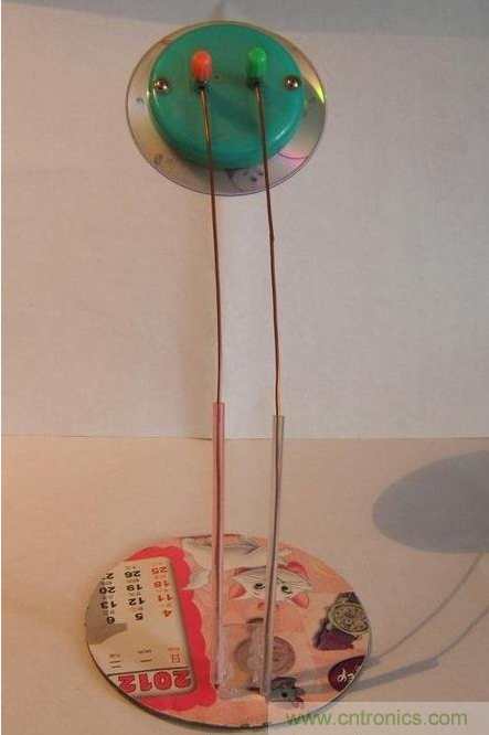 DIY：手工打造智能無線供電臺(tái)燈