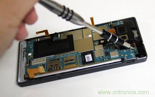 拆解4G新機(jī)索尼M35t：用料十足，易于維修