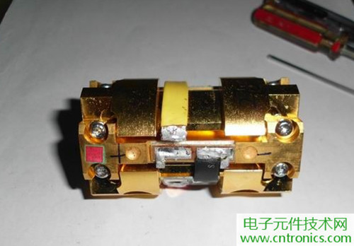 這貨一萬(wàn)三？50W半導(dǎo)體激光模塊拆解