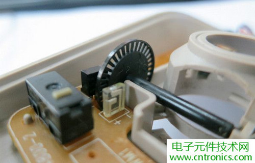 殿堂級機械鼠標(biāo)拆解：嘆精致做工！