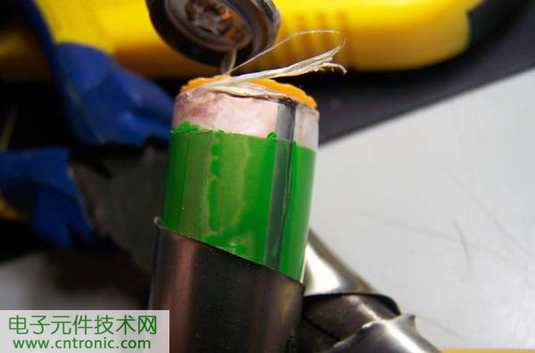 筆記本電池拆解，探秘電池內(nèi)部結(jié)構(gòu)