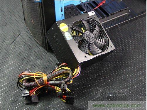 大功率但線(xiàn)材并沒(méi)有蛇皮網(wǎng)包裹