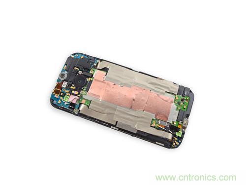 牛人強(qiáng)拆！新HTC One(M8)真機(jī)精密做工難修理
