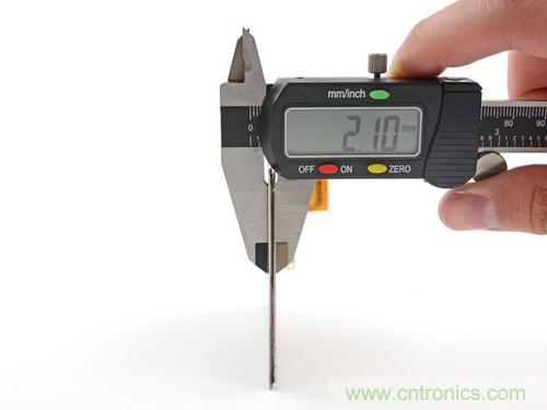 牛人強(qiáng)拆！新HTC One(M8)真機(jī)精密做工難修理