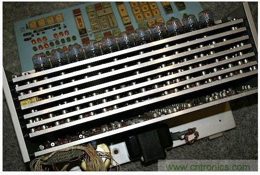 經(jīng)典懷舊拆解！歷史彌留的可編程科學計算器 from 1966