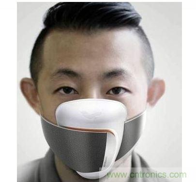 Frog Design 開發(fā)了一款可搭配手機應用程序使用的智能口罩概念原型，內建粒子傳感器，能警告使用者何時該戴上口罩