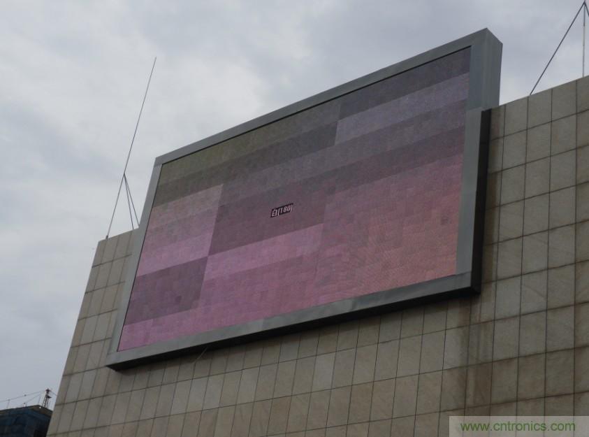 LED顯示屏突然黑屏，什么原因？如何應(yīng)對？