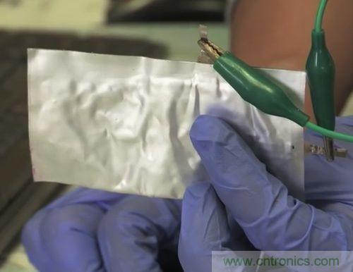 就是這么任性！柔性電池僅需1秒就充電完畢？