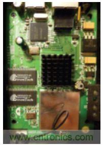 圖2：WPS54G打印服務(wù)器電路板正面。