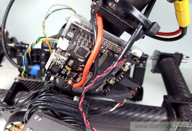 攝影發(fā)燒友：想要相機(jī)穩(wěn)如雞頭，學(xué)我DIY自平衡相機(jī)穩(wěn)定器