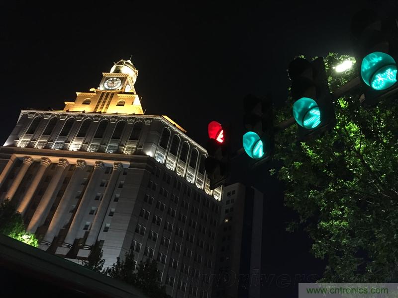 無(wú)邊框的 nubia Z9 ，一款既有驚喜，又有驚艷的智能手機(jī)