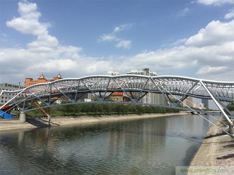 無(wú)邊框的 nubia Z9 ，一款既有驚喜，又有驚艷的智能手機(jī)