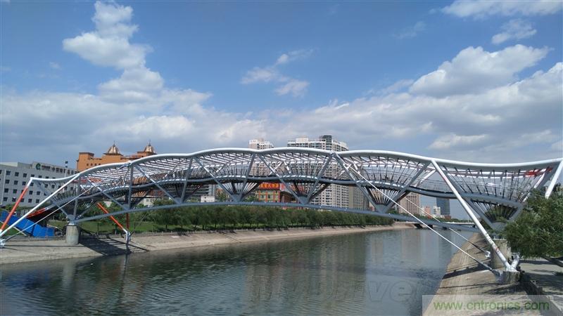 無(wú)邊框的 nubia Z9 ，一款既有驚喜，又有驚艷的智能手機(jī)