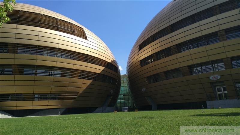 無(wú)邊框的 nubia Z9 ，一款既有驚喜，又有驚艷的智能手機(jī)