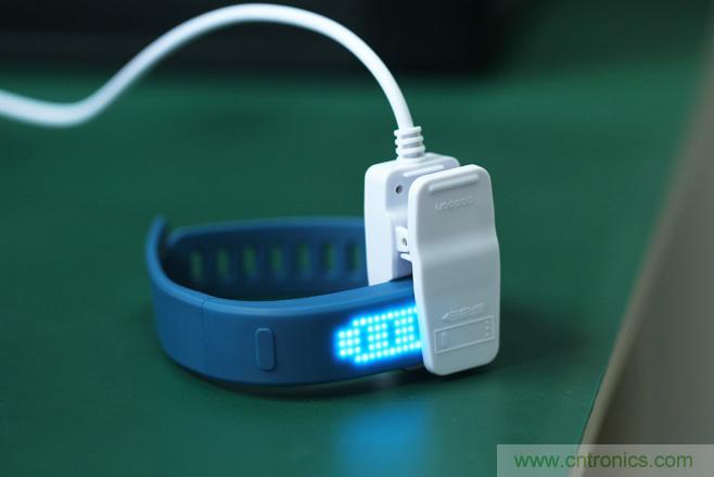 咕咚智能手環(huán)2上手評(píng)測(cè)：功能齊全，細(xì)節(jié)欠缺