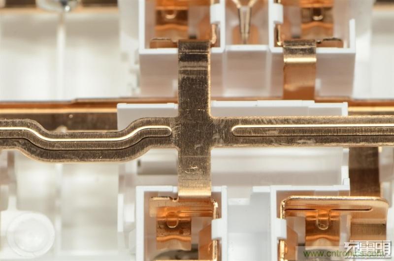 做工怒贊 神秘芯片！小米智能插線板拆解、評測