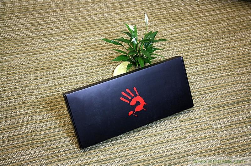 曾經(jīng)的網(wǎng)吧統(tǒng)治者&mdash;雙飛燕血手幽靈機(jī)械鍵盤，真世界最快？