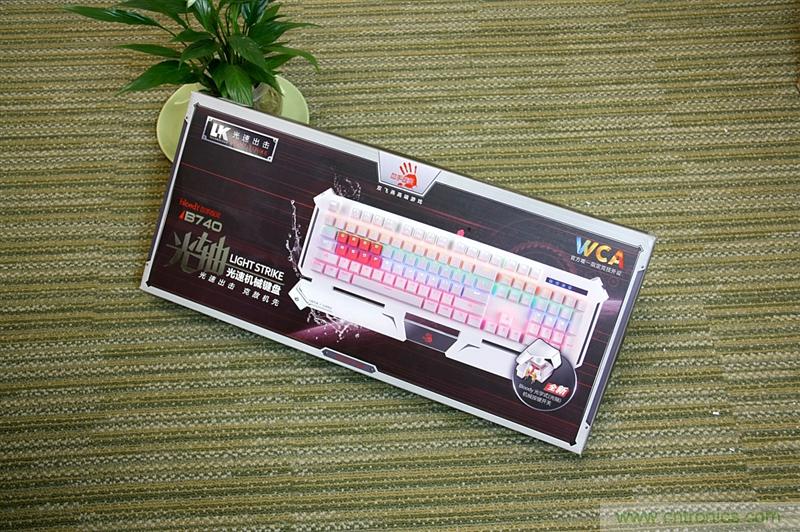 曾經(jīng)的網(wǎng)吧統(tǒng)治者&mdash;雙飛燕血手幽靈機(jī)械鍵盤，真世界最快？