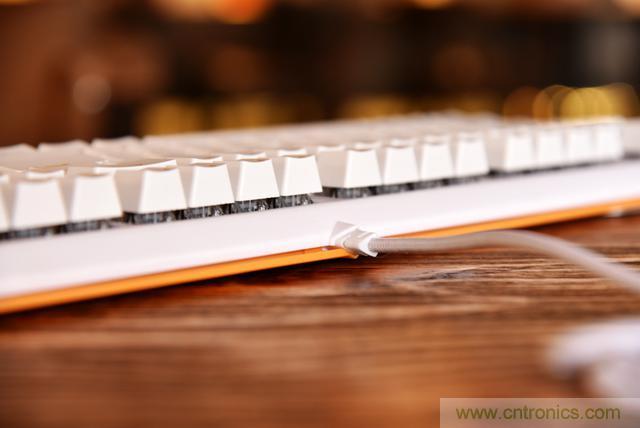 左手寫愛，右手寫他&mdash;&mdash;從此鍵盤鼠標不分家！