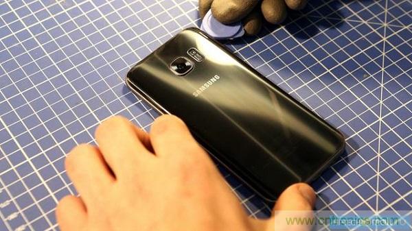 三星S7手機(jī)僅靠粘膠防水，也是沒&ldquo;sei&rdquo;了！