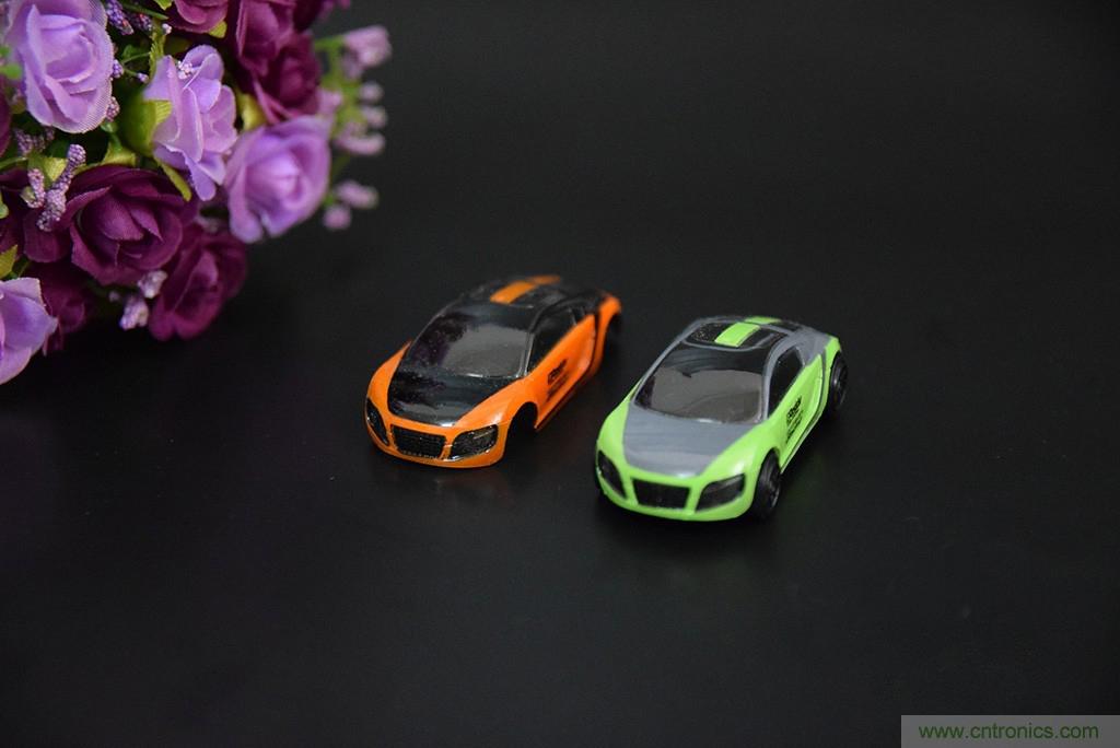 虛擬與現(xiàn)實(shí)相結(jié)合的飛車(chē)游戲，讓你體驗(yàn)速度與激情的碰撞！