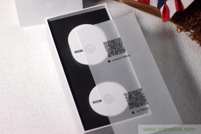 路由器也跟風(fēng)玩分體設(shè)計(jì)，你咋不上天呢？