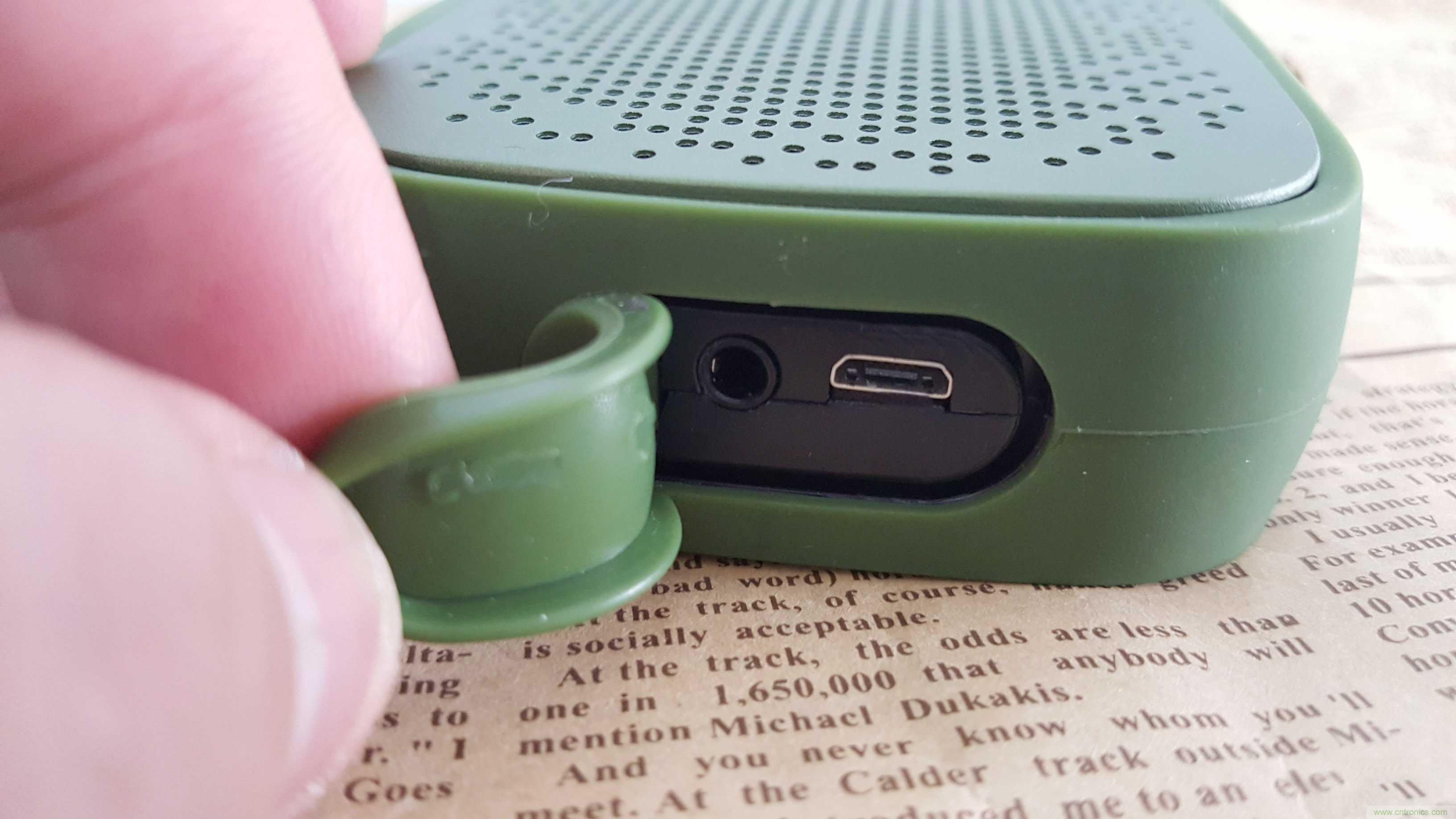 搞怪&ldquo;美人魚&rdquo;盡享靈克藍牙音箱的天籟之音！