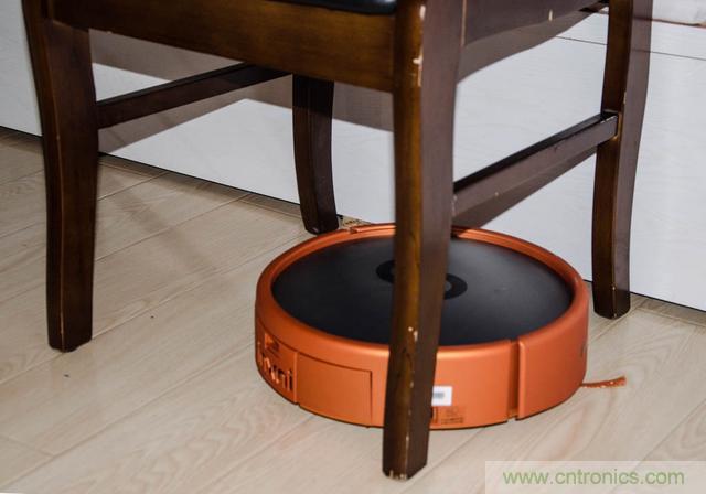 智能導(dǎo)航掃地機(jī)器人，以內(nèi)更靠譜！