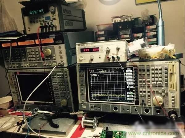 想看大牛是如何DIY射頻功放的嗎？