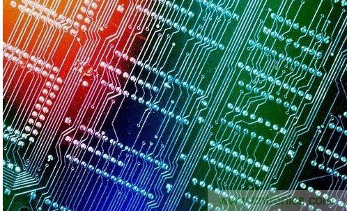 【導(dǎo)讀】對于一個(gè)新設(shè)計(jì)的電路板，調(diào)試起來往往會(huì)遇到一些困難，特別是當(dāng)板比較大、元件比較多時(shí)，往往無從下手。但如果掌握好一套合理的調(diào)試方法，調(diào)試起來將會(huì)事半功倍。  對于剛拿回來的新PCB板，我們首先要大概觀察一下，板上是否存在問題，例如是否有明顯的裂痕，有無短路、開路等現(xiàn)象。如果有必要的話，可以檢查一下電源跟地線之間的電阻是否足夠大。  然后就是安裝元件了。相互獨(dú)立的模塊，如果您沒有把握保證它們工作正常時(shí)，最好不要全部都裝上，而是一部分一部分的裝上（對于比較小的電路，可以一次全部裝上），這樣容易確定故障范圍，免得到時(shí)遇到問題時(shí)，無從下手。一般來說，可以把電源部分先裝好，然后就上電檢測電源輸出電壓是否正常。如果在上電時(shí)您沒有太大的把握（即使有很大的把握，也建議您加上一個(gè)保險(xiǎn)絲，以防萬一），可考慮使用帶限流功能的可調(diào)穩(wěn)壓電源。先預(yù)設(shè)好過流保護(hù)電流，然后將穩(wěn)壓電電源的電壓值慢慢往上調(diào)，并監(jiān)測輸入電流、輸入電壓以及輸出電壓。如果往上調(diào)的過程中，沒有出現(xiàn)過流保護(hù)等問題，且輸出電壓也達(dá)到了正常，則說明電源部分OK。反之，則要斷開電源，尋找故障點(diǎn)，并重復(fù)上述步驟，直到電源正常為止。  接下來逐漸安裝其它模塊，每安裝好一個(gè)模塊，就上電測試一下，上電時(shí)也是按照上面的步驟，以避免因?yàn)樵O(shè)計(jì)錯(cuò)誤或/和安裝錯(cuò)誤而導(dǎo)致過流而燒壞元件。  PCB   尋找故障的辦法一般有下面幾種：  ①測量電壓法。首先要確認(rèn)的是各芯片電源引腳的電壓是否正常，其次檢查各種參考電壓是否正常，另外還有各點(diǎn)的工作電壓是否正常等。例如，一般的硅三極管導(dǎo)通時(shí)，BE結(jié)電壓在0.7V左右，而CE結(jié)電壓則在0.3V左右或者更小。如果一個(gè)三極管的BE結(jié)電壓大于0.7V（特殊三極管除外，例如達(dá)林頓管等），可能就是BE結(jié)就開路。  ②信號注入法。將信號源加至輸入端，然后依次往后測量各點(diǎn)的波形，看是否正常，以找到故障點(diǎn)。有時(shí)我們也會(huì)用更簡單的辦法，例如用手握一個(gè)鑷子，去碰觸各級的輸入端，看輸出端是否有反應(yīng)，這在音頻、視頻等放大電路中常使用（但要注意，熱底板的電路或者電壓高的電路，不能使用此法，否則可能會(huì)導(dǎo)致觸電）。如果碰前一級沒有反應(yīng)，而碰后一級有反應(yīng)，則說明問題出在前一級，應(yīng)重點(diǎn)檢查。  ③當(dāng)然，還有很多其它的尋找故障點(diǎn)的方法，例如看、聽、聞、摸等。&ldquo;看&rdquo;就是看元件有無明顯的機(jī)械損壞，例如破裂、燒黑、變形等;&ldquo;聽&rdquo;就是聽工作聲音是否正常，例如一些不該響的東西在響，該響的地方不響或者聲音不正常等;&ldquo;聞&rdquo;就是檢查是否有異味，例如燒焦的味道、電容電解液的味道等，對于一個(gè)有經(jīng)驗(yàn)的電子維修人員來說，對這些氣味是很敏感的;&ldquo;摸&rdquo;就是用手去試探器件的溫度是否正常，例如太熱，或者太涼。一些功率器件，工作起來時(shí)會(huì)發(fā)熱，如果摸上去是涼的，則基本上可以判斷它沒有工作起來。但如果不該熱的地方熱了或者該熱的地方太熱了，那也是不行的。一般的功率三極管、穩(wěn)壓芯片等，工作在70度以下是完全沒問題的。70度大概是怎樣的一個(gè)概念呢？如果你將手壓上去，可以堅(jiān)持三秒鐘以上，就說明溫度大概在70度以下（注意要先試探性的去摸，千萬別把手燙傷了）。  好了，關(guān)于調(diào)試的問題，我們今天就暫時(shí)講這么多，如果想要了解更多的調(diào)試方法和經(jīng)驗(yàn)，可以去找一些家用電器維修的書來看看，一個(gè)好的設(shè)計(jì)人員，首先應(yīng)該是一個(gè)好的維修人員。