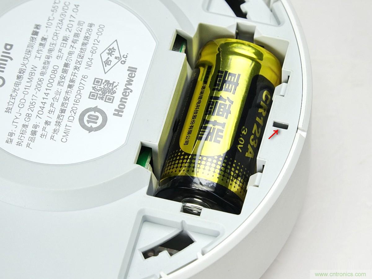 小米煙霧報(bào)警器拆解：一顆電池可用五年是如何做到的？