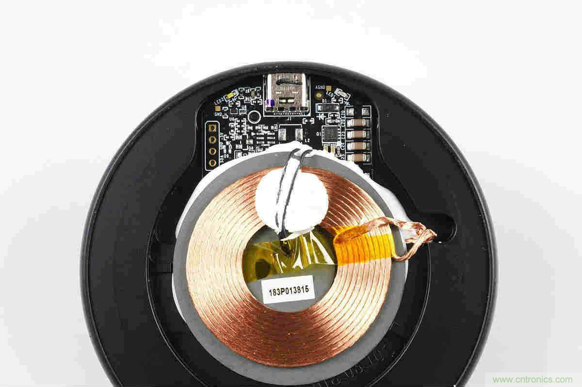 拆解對比：系出同門，小米、紫米無線充電器的差別有多大？