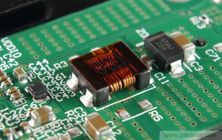 拆解對比：系出同門，小米、紫米無線充電器的差別有多大？