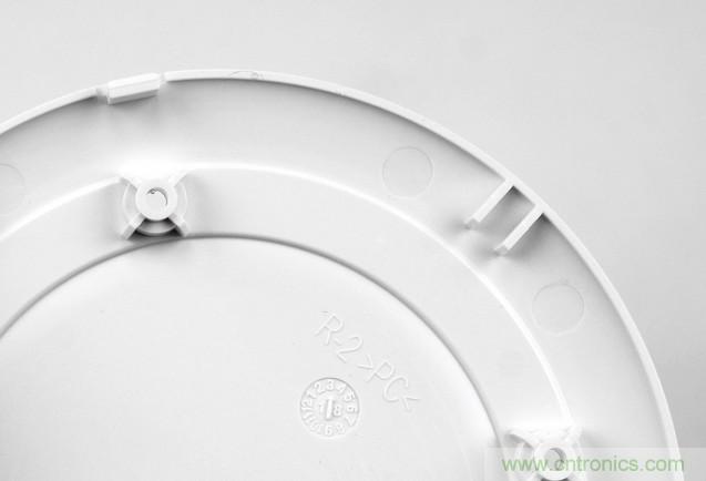 拆解對比：系出同門，小米、紫米無線充電器的差別有多大？