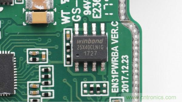 拆解華為保時捷設計快充無線充電器：憑啥能賣699？