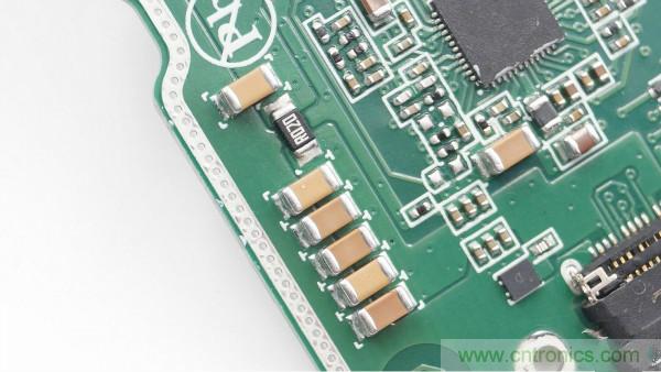 拆解華為保時捷設計快充無線充電器：憑啥能賣699？