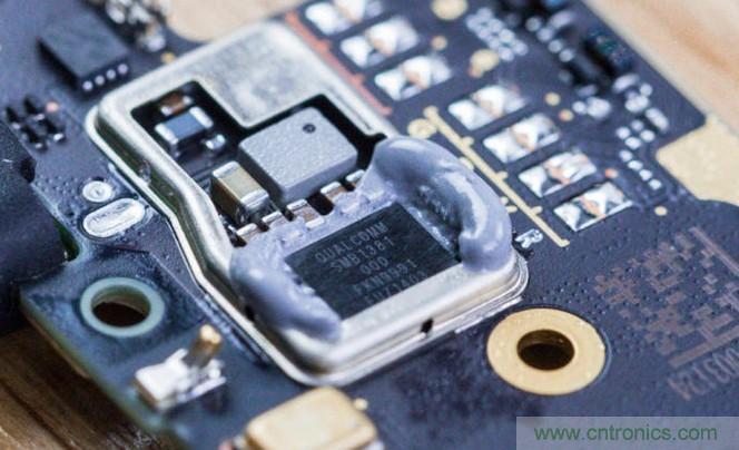 拆解黑鯊手機：多級直觸一體式液冷系統(tǒng)有什么門道？