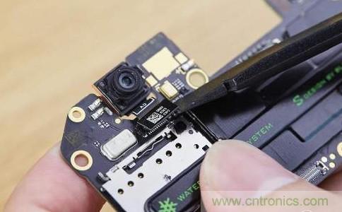 拆解黑鯊手機：多級直觸一體式液冷系統(tǒng)有什么門道？