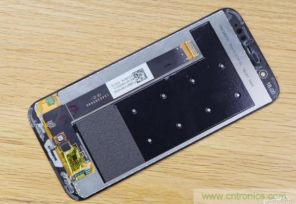 拆解黑鯊手機：多級直觸一體式液冷系統(tǒng)有什么門道？