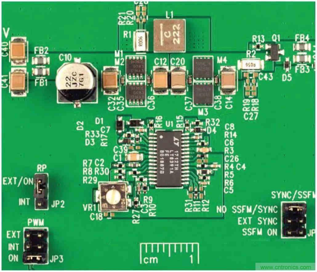 一顆芯驅(qū)動整個(gè)車前燈組，這個(gè)控制器是怎么做到滴？