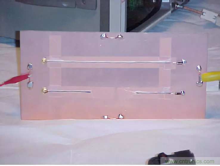 PCB割地對系統(tǒng)ESD是否有影響？