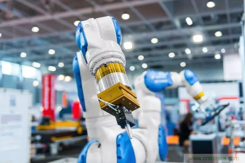 實現(xiàn)機器人的自主性？嵌入式模擬智能可以達到新高度！